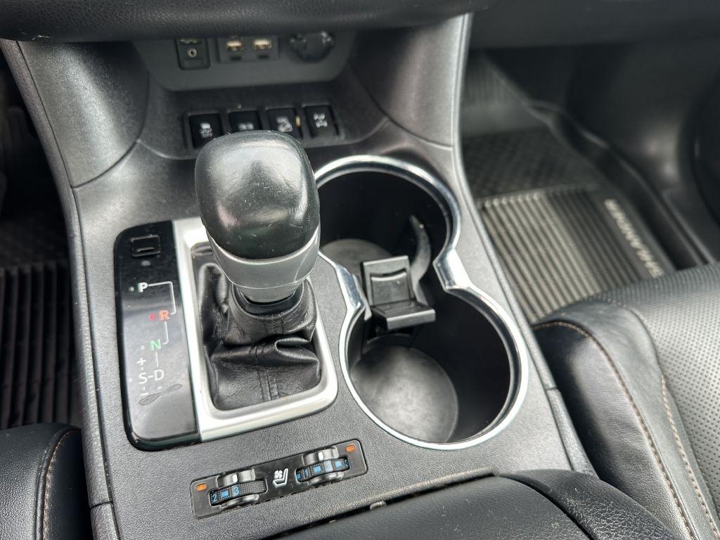 Toyota Highlander Limited V6 AWD (Natl) 2019