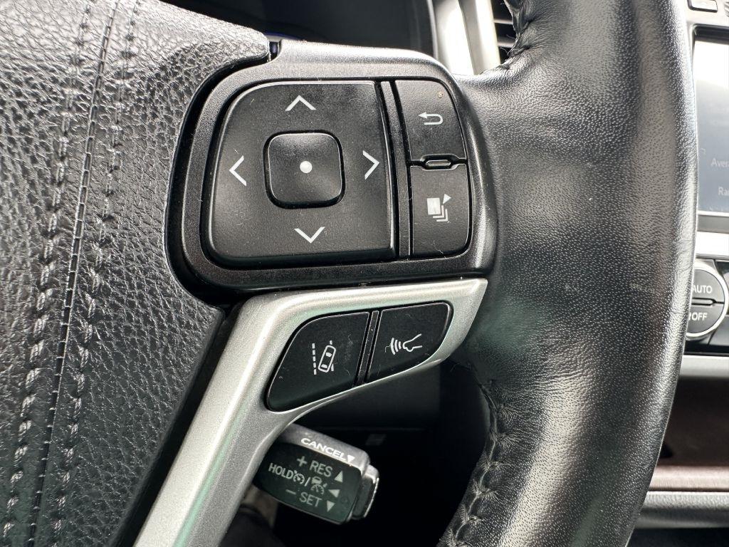 Toyota Highlander Limited V6 AWD (Natl) 2019