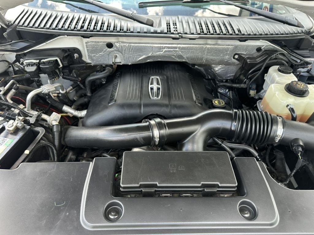 Lincoln Navigator 4WD 4dr 2015