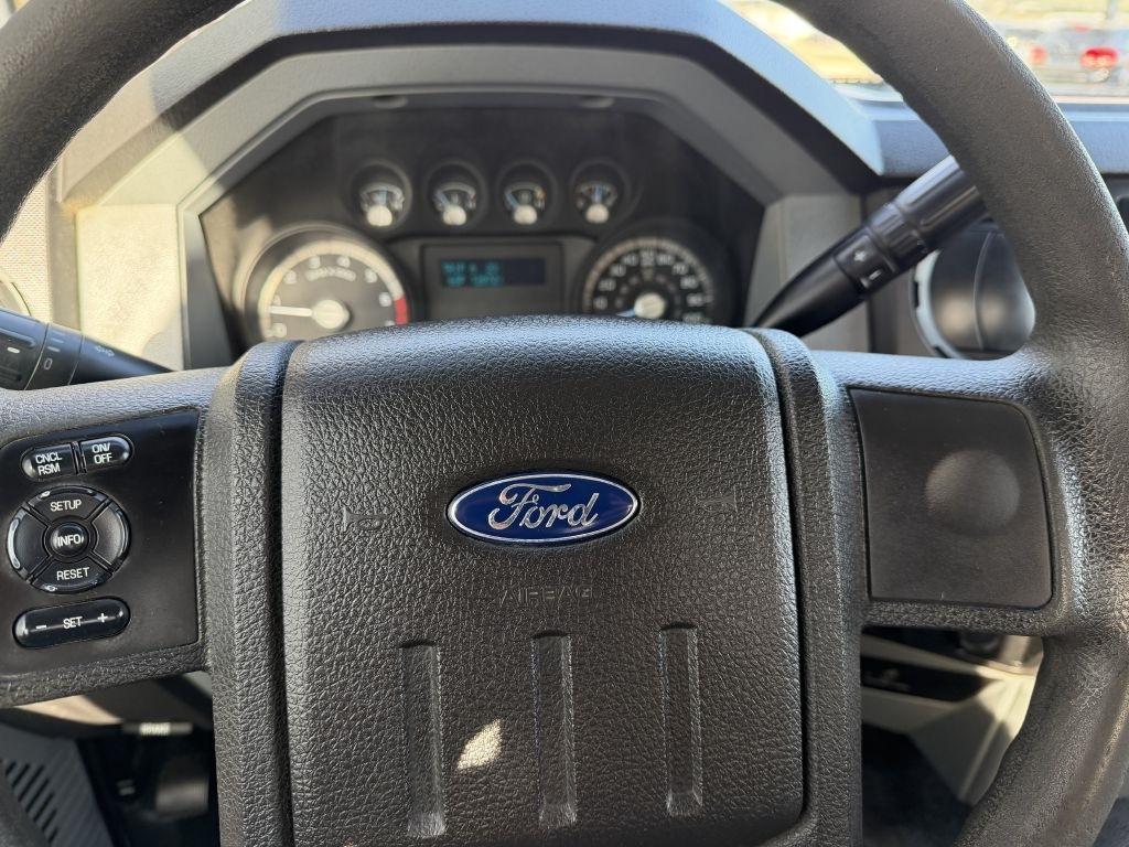 Ford Super Duty F-350 SRW 4WD Reg Cab 137" XLT 2014