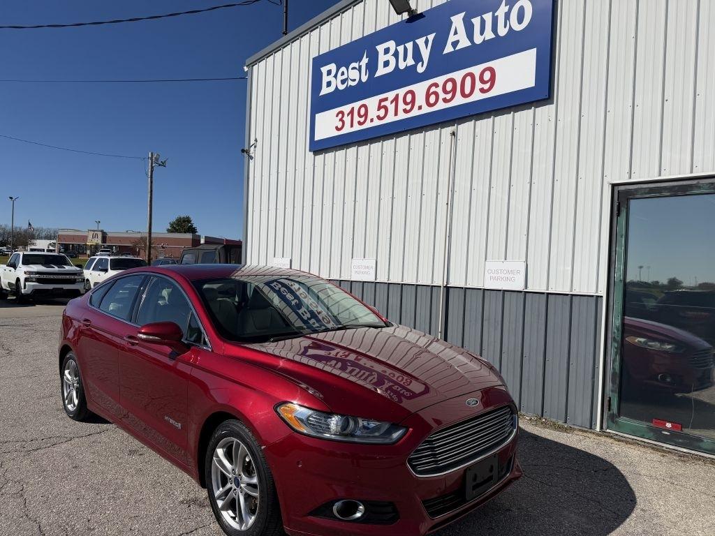 Ford Fusion 4dr Sdn Titanium Hybrid FWD 2015