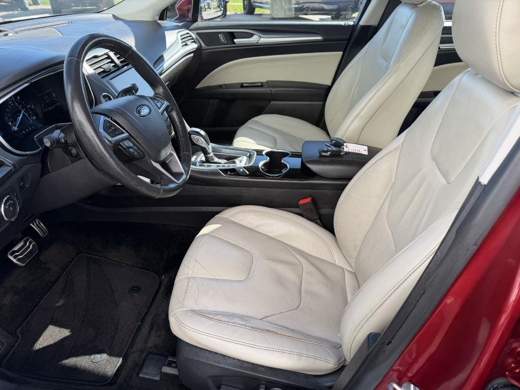 Ford Fusion 4dr Sdn Titanium Hybrid FWD 2015
