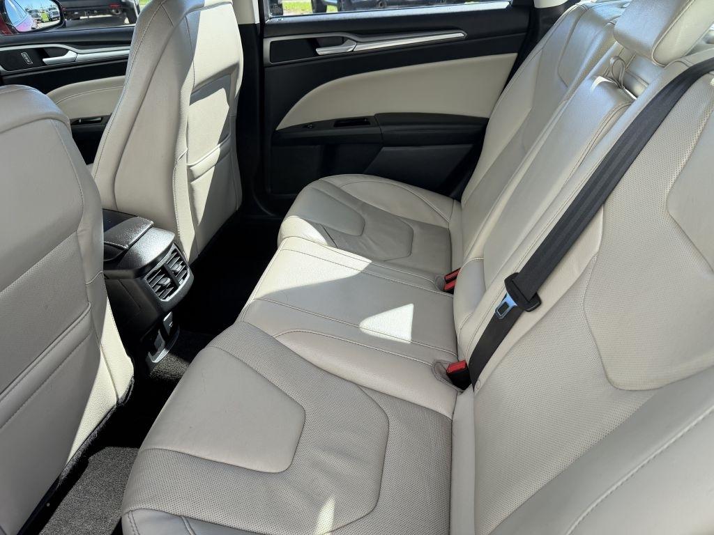 Ford Fusion 4dr Sdn Titanium Hybrid FWD 2015