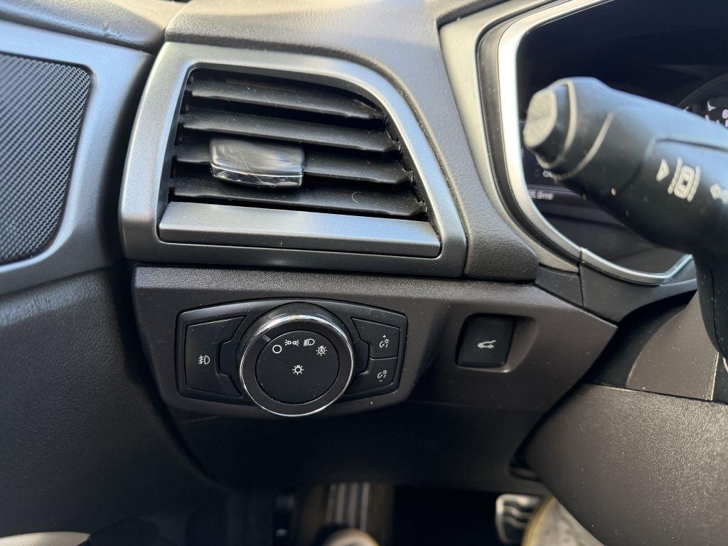 Ford Fusion 4dr Sdn Titanium Hybrid FWD 2015