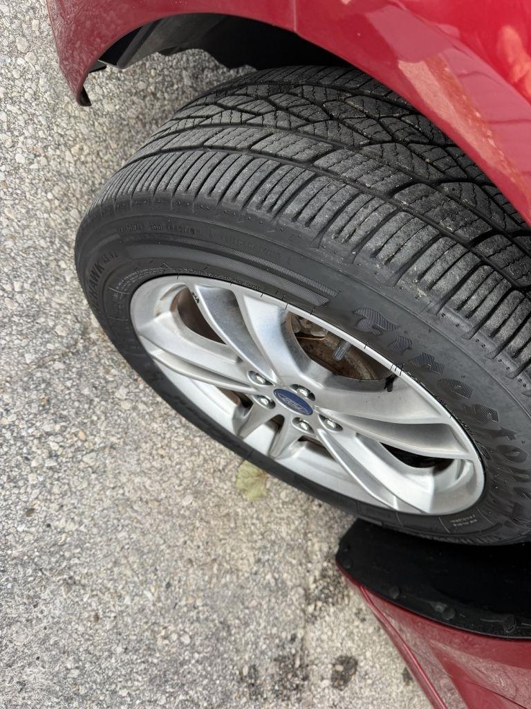 Ford Fusion 4dr Sdn Titanium Hybrid FWD 2015