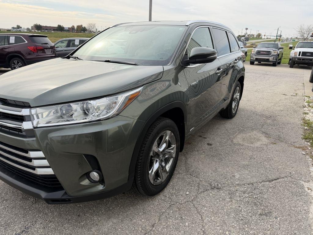 Toyota Highlander Hybrid Limited V6 AWD (Natl) 2019