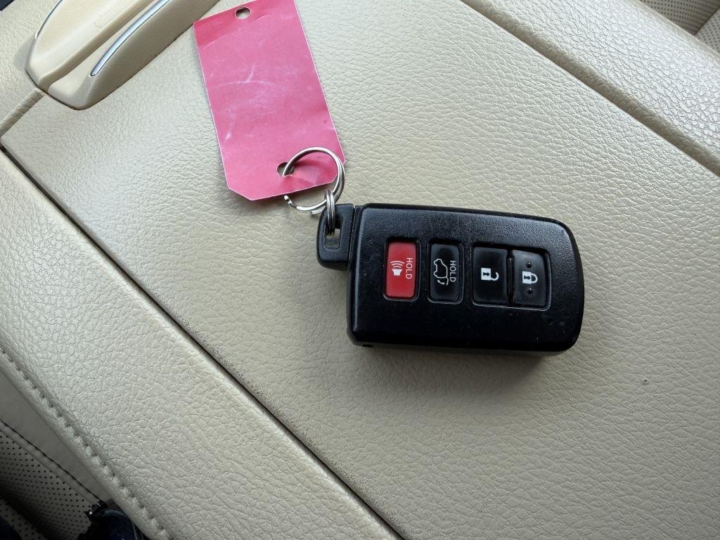 Toyota Highlander Hybrid Limited V6 AWD (Natl) 2019