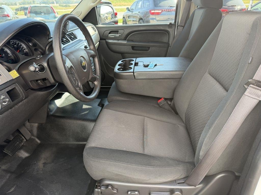 Chevrolet Suburban 2WD 4dr Commercial 2014