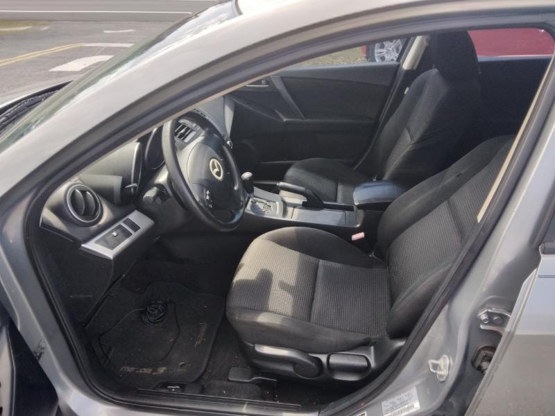 Mazda MAZDA3 i Sport 4-Door 2012