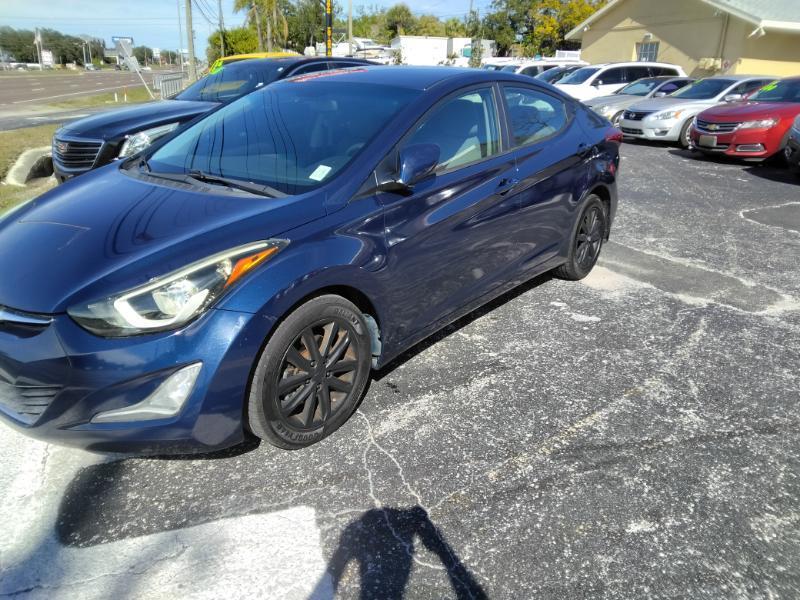 Hyundai Elantra SE 6AT 2015
