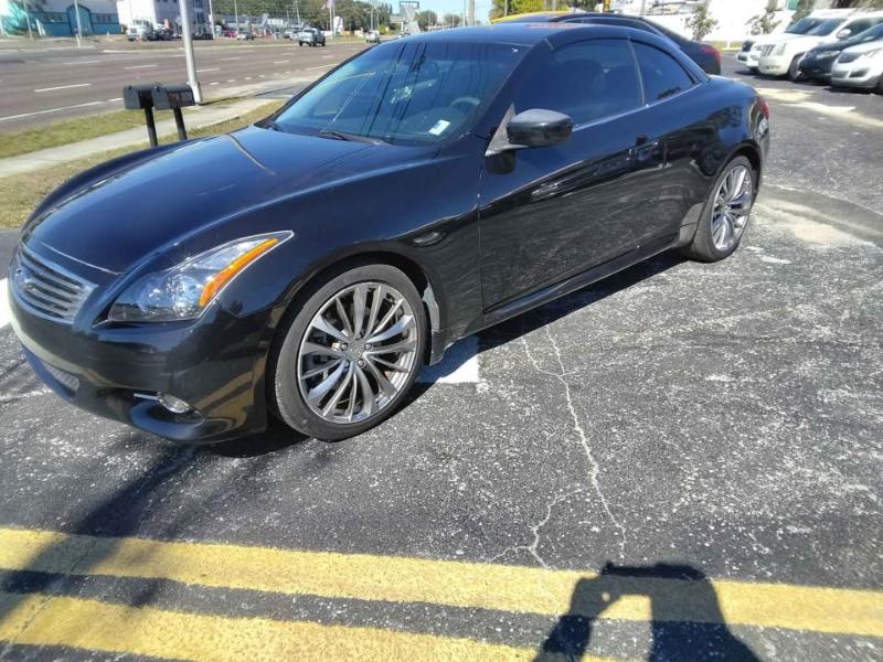 Infiniti G Convertible  2011