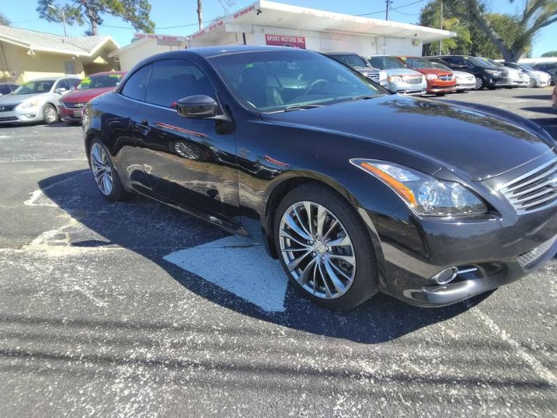 Infiniti G Convertible  2011