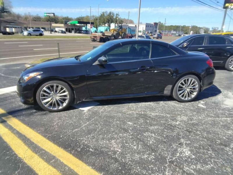 Infiniti G Convertible  2011