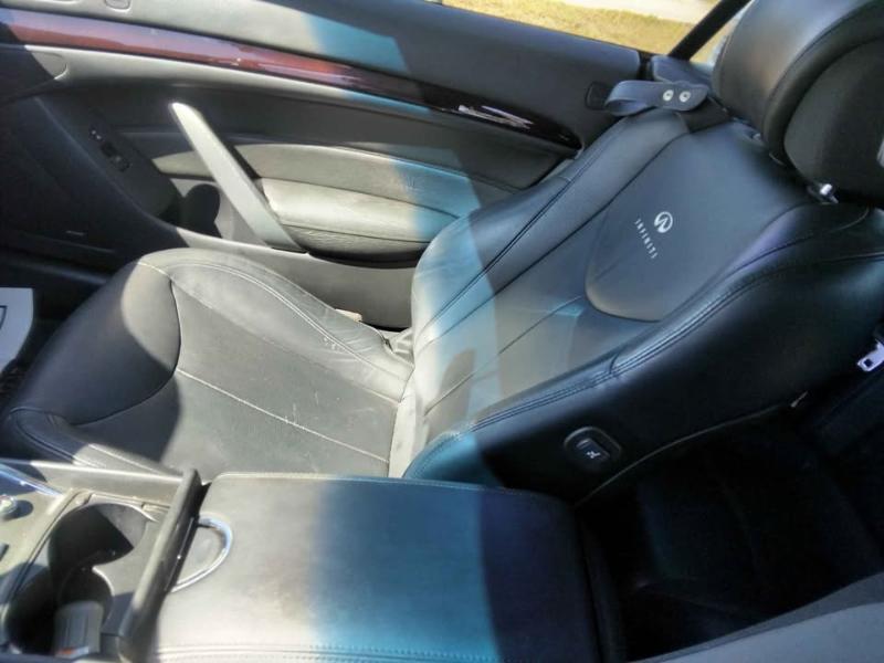 Infiniti G Convertible  2011