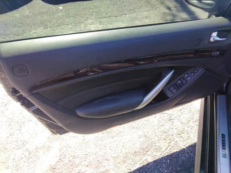 Infiniti G Convertible  2011