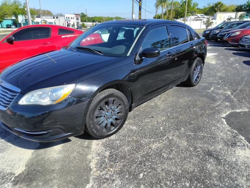 Chrysler 200 LX 2013