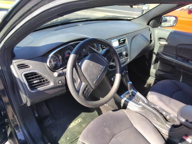 Chrysler 200 LX 2013