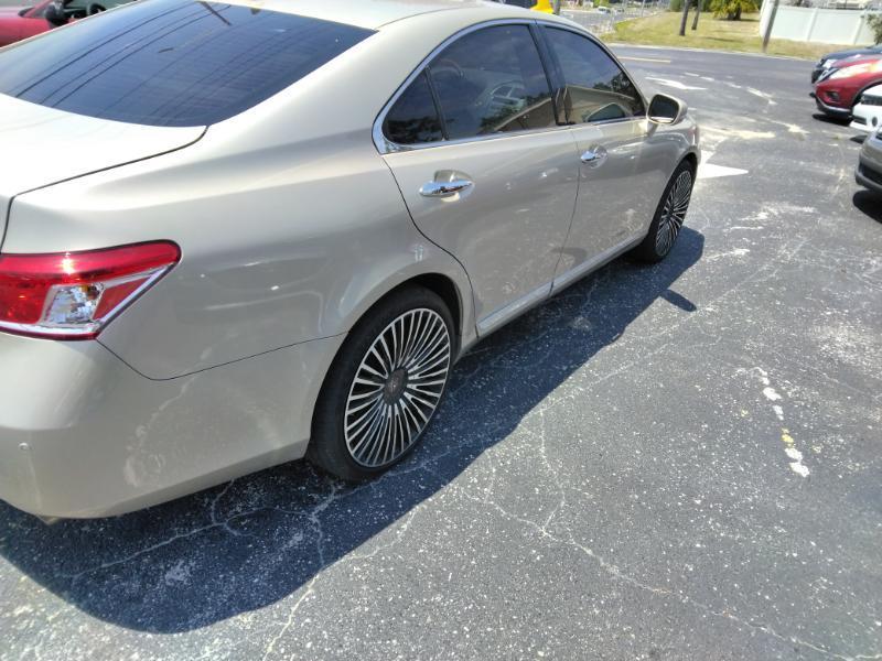 Lexus ES 350 Sedan 2010