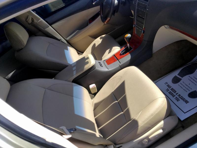 Lexus ES 350 Sedan 2010