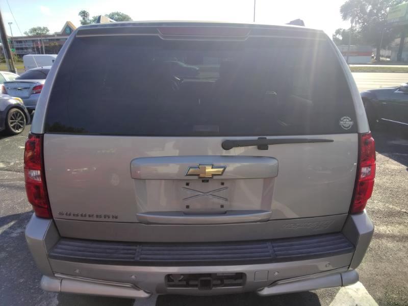 Chevrolet Suburban LTZ 1500 2WD 2007