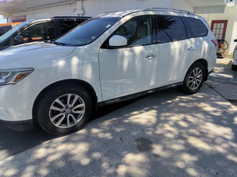 Nissan Pathfinder SV 2WD 2015
