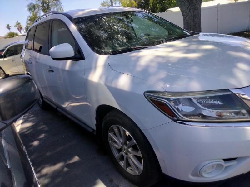 Nissan Pathfinder SV 2WD 2015