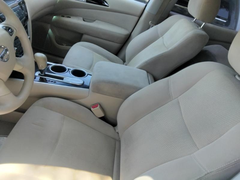 Nissan Pathfinder SV 2WD 2015