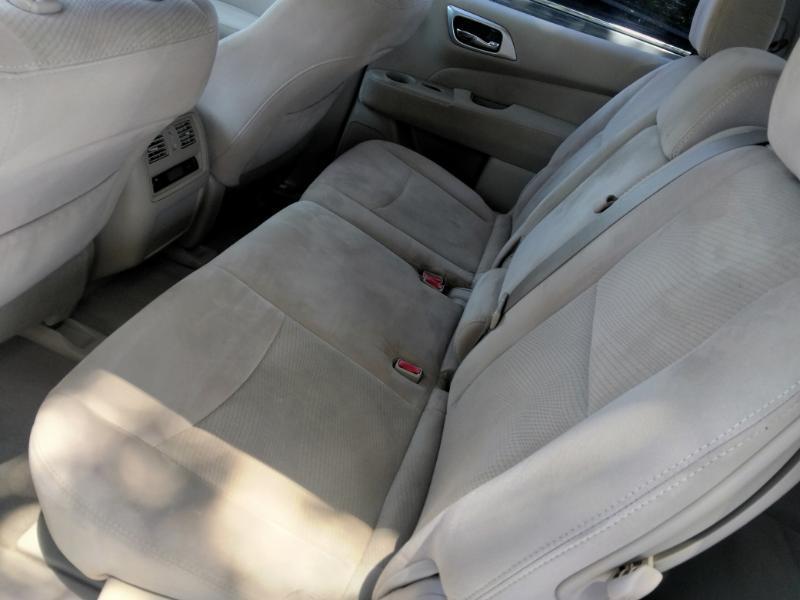 Nissan Pathfinder SV 2WD 2015