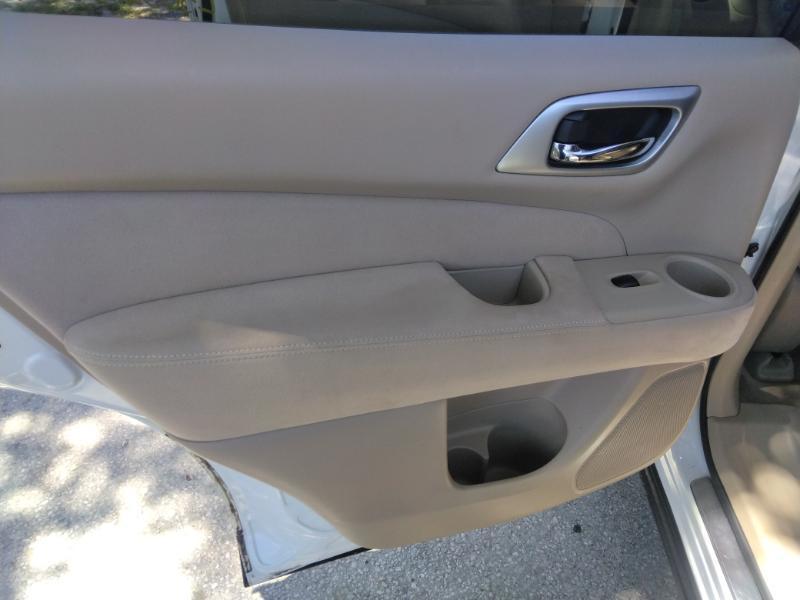 Nissan Pathfinder SV 2WD 2015