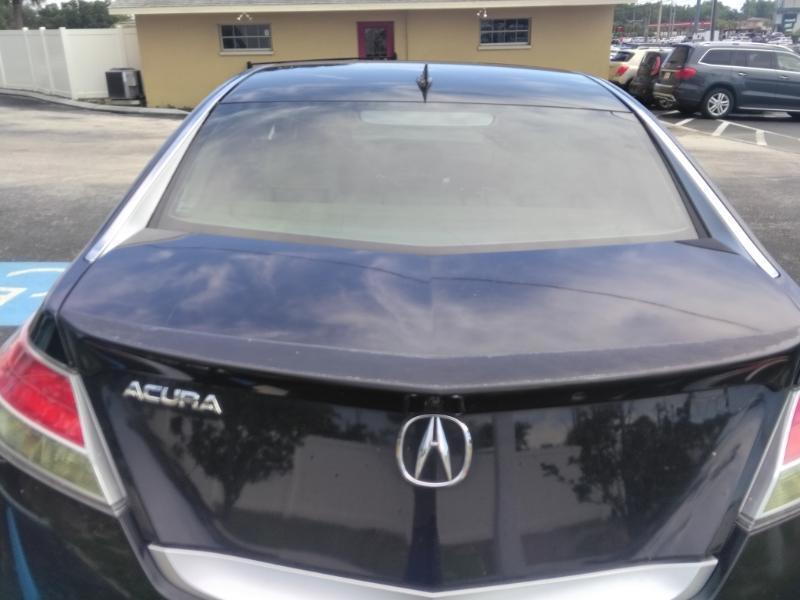 Acura TL 5-Speed AT with Tech Package 2009