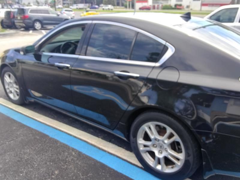 Acura TL 5-Speed AT with Tech Package 2009