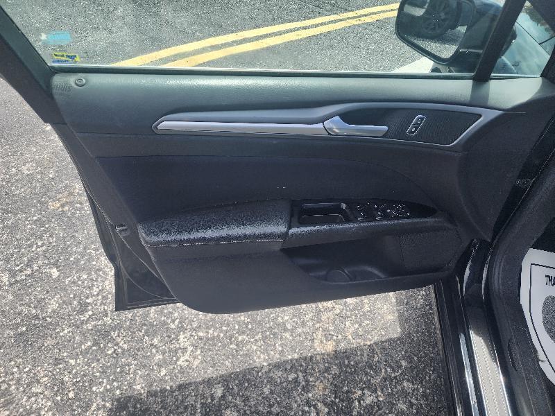 Ford Fusion SE 2016