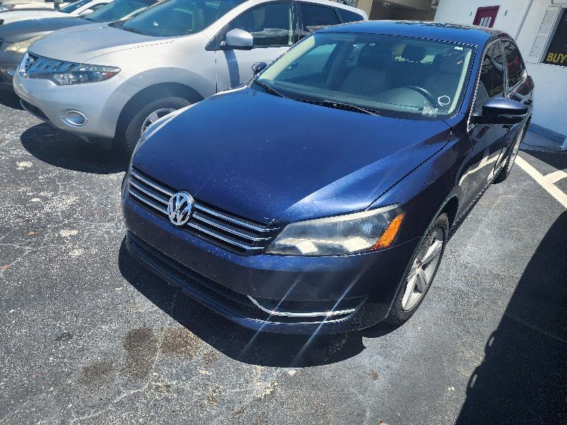Volkswagen Passat 2.5L SE AT 2013