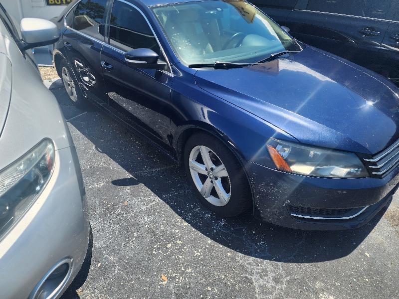 Volkswagen Passat 2.5L SE AT 2013