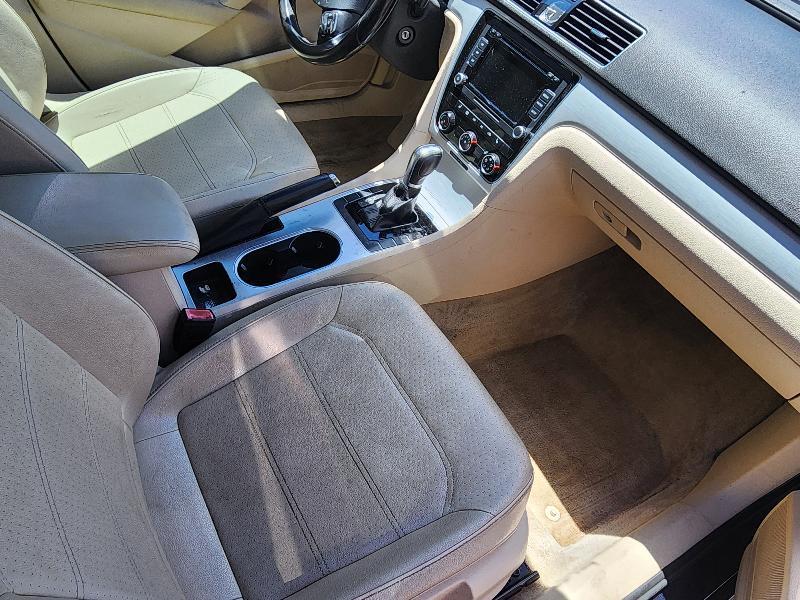 Volkswagen Passat 2.5L SE AT 2013