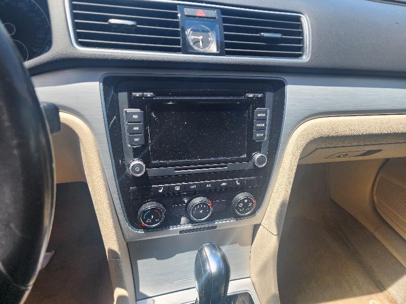 Volkswagen Passat 2.5L SE AT 2013