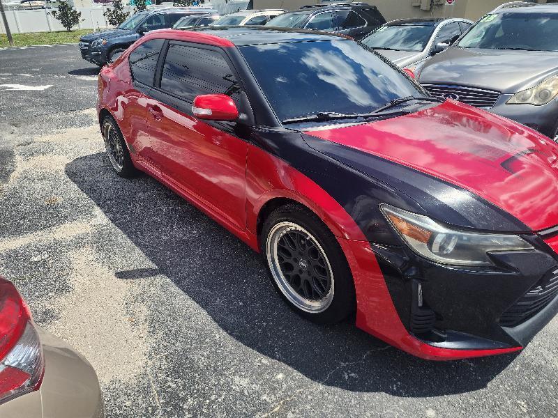 Scion tC Sports Coupe 6-Spd AT 2015