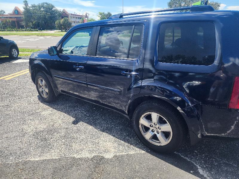Honda Pilot EX-L 4WD 5-Spd AT with DVD 2011