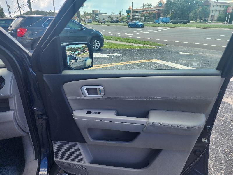 Honda Pilot EX-L 4WD 5-Spd AT with DVD 2011