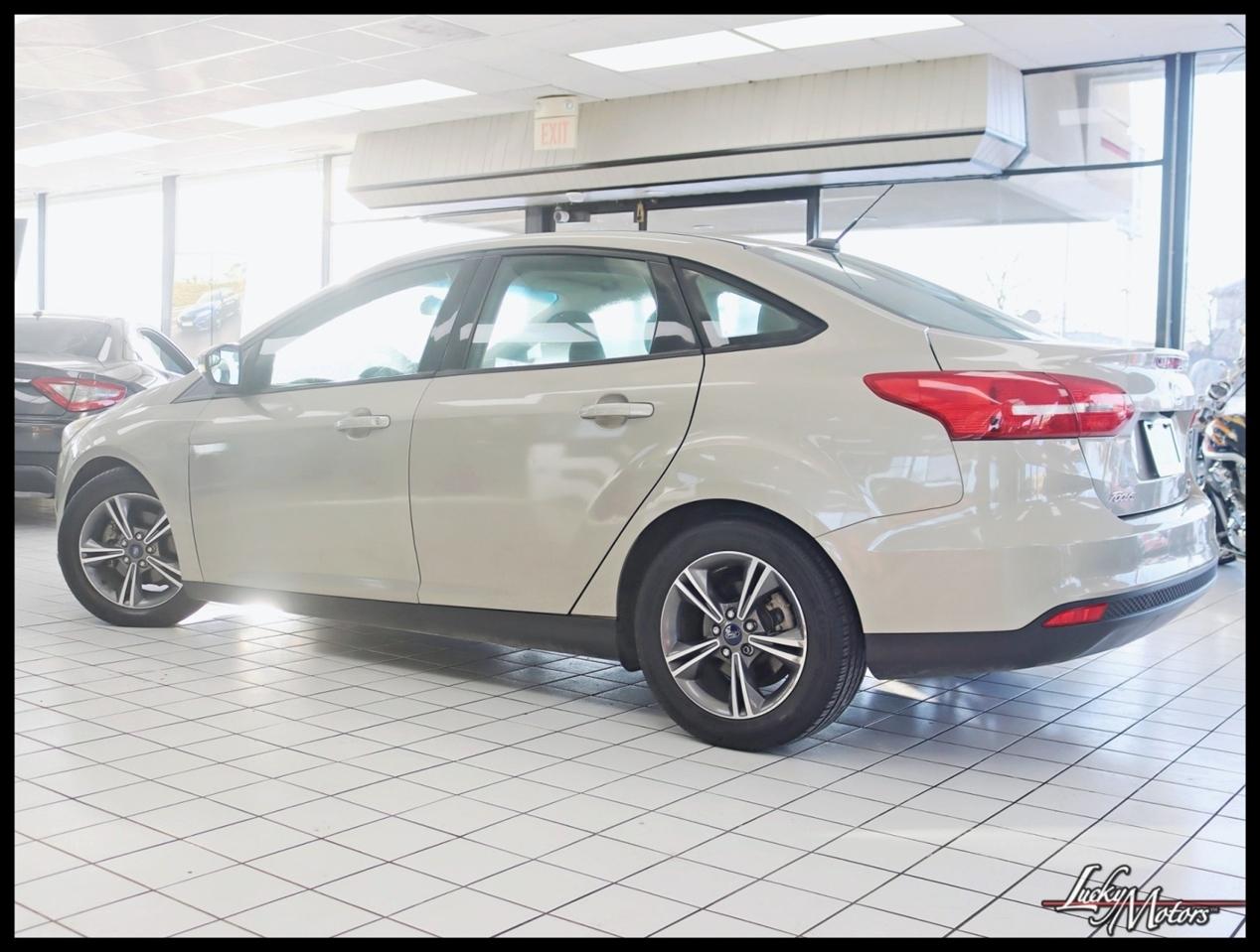 Ford Focus SE Sedan 2016
