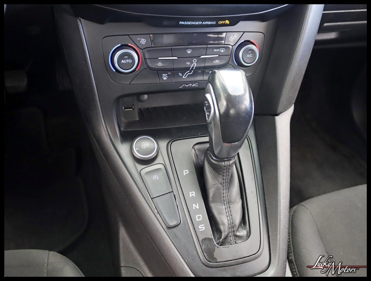 Ford Focus SE Sedan 2016