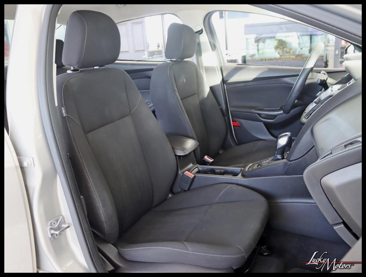 Ford Focus SE Sedan 2016