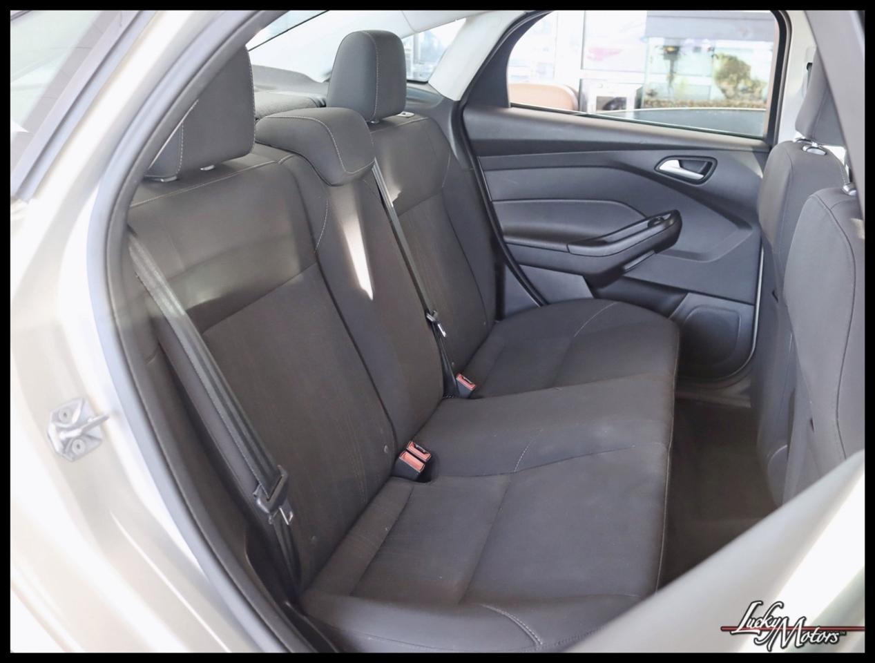 Ford Focus SE Sedan 2016
