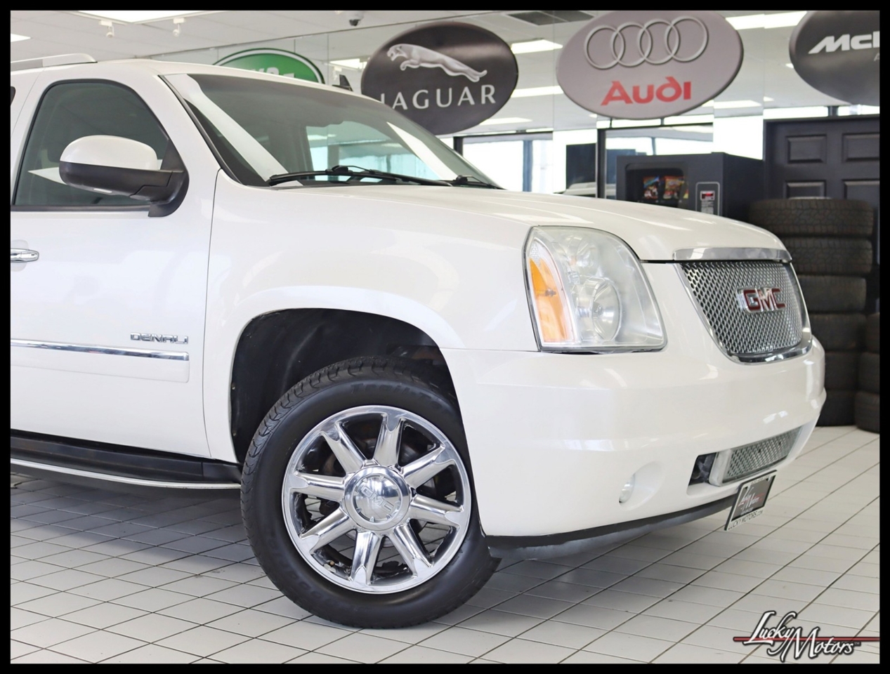 GMC Yukon Denali XL 4WD 2011