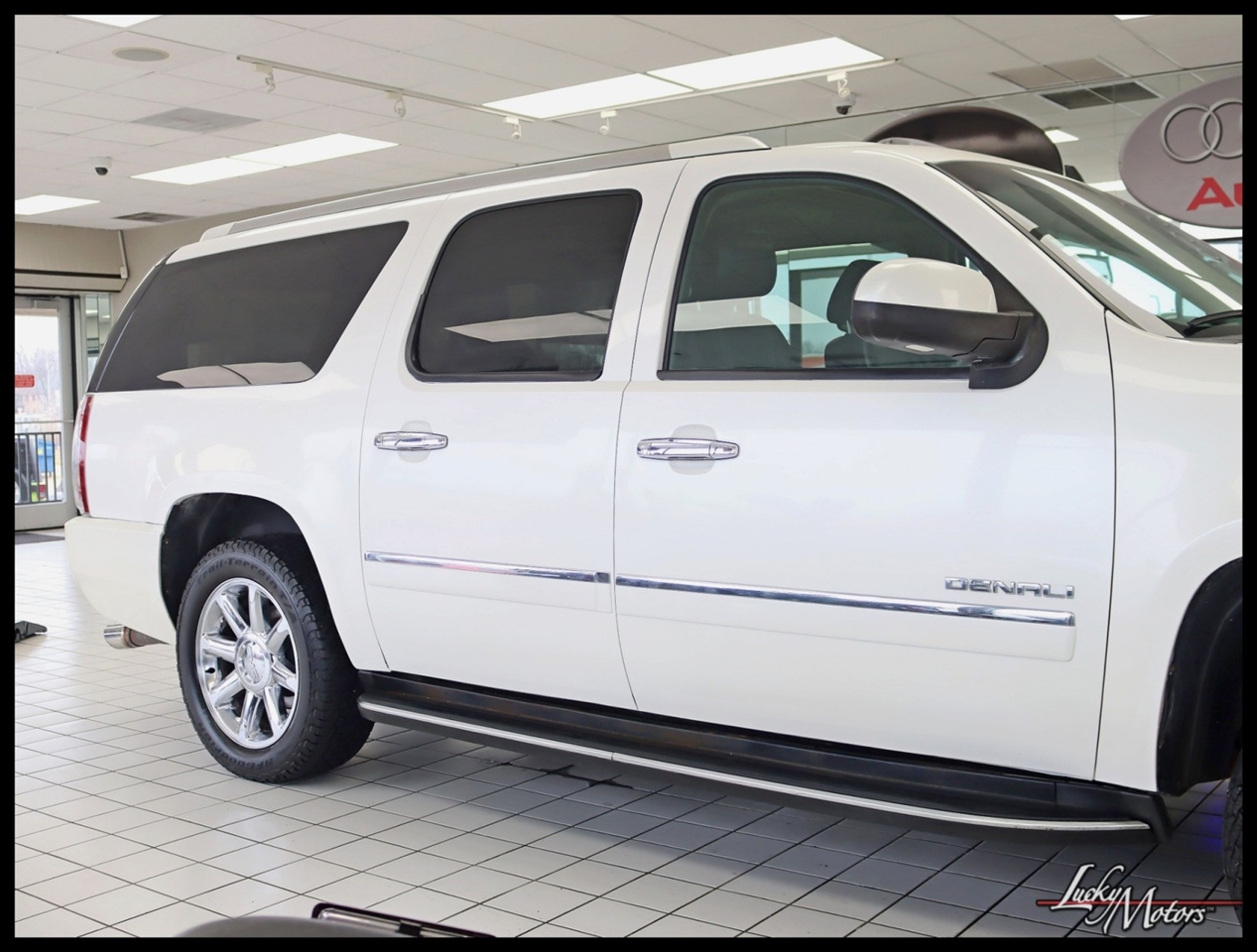 GMC Yukon Denali XL 4WD 2011