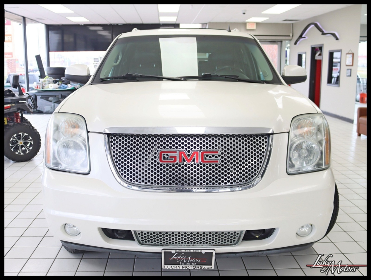 GMC Yukon Denali XL 4WD 2011