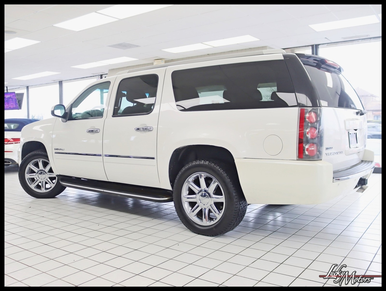 GMC Yukon Denali XL 4WD 2011