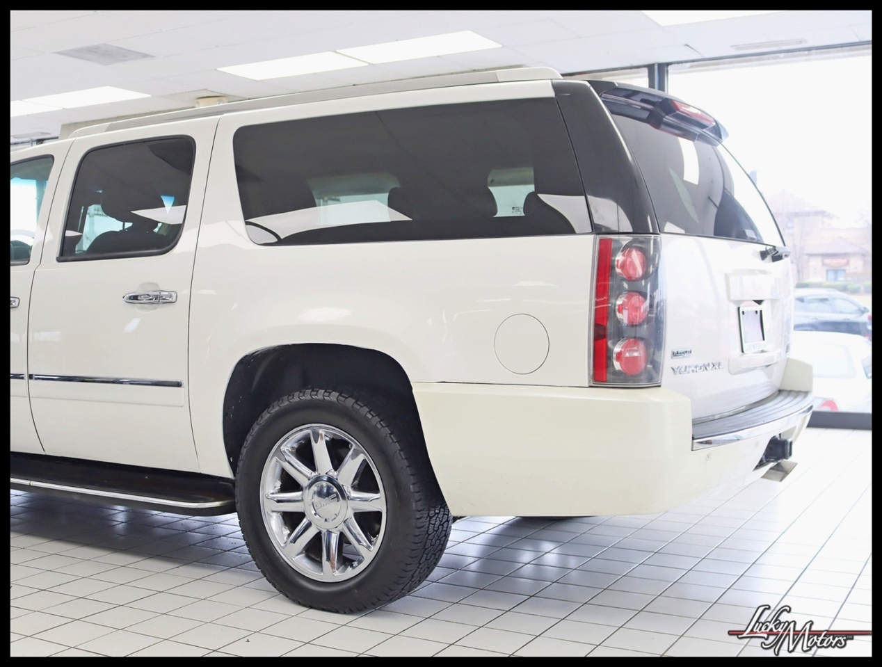 GMC Yukon Denali XL 4WD 2011
