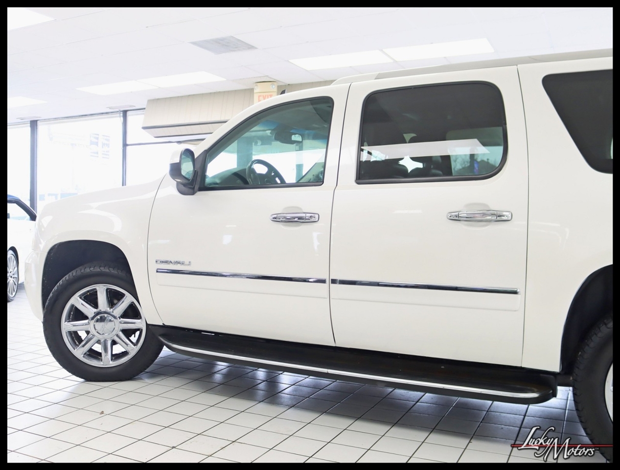 GMC Yukon Denali XL 4WD 2011