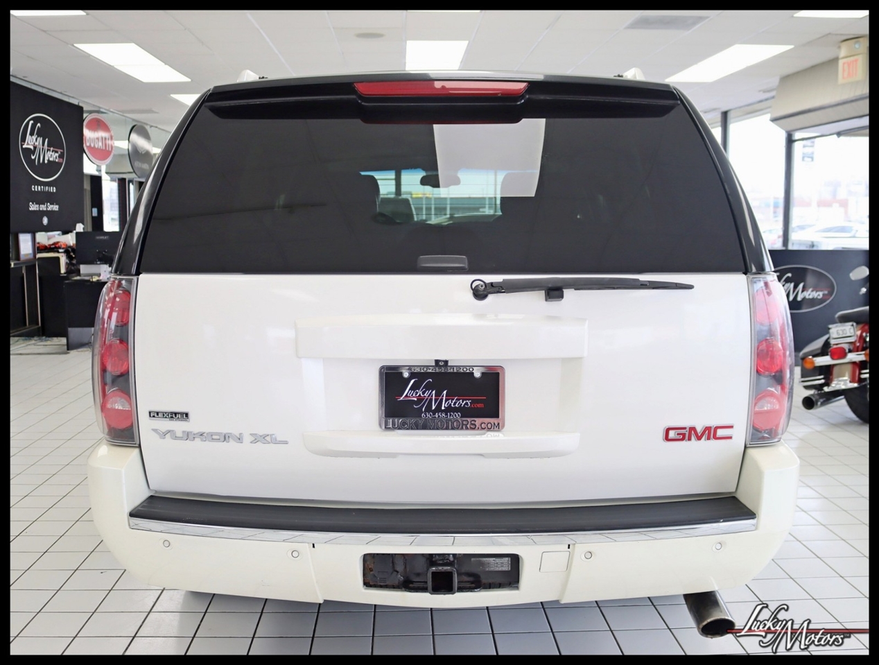 GMC Yukon Denali XL 4WD 2011